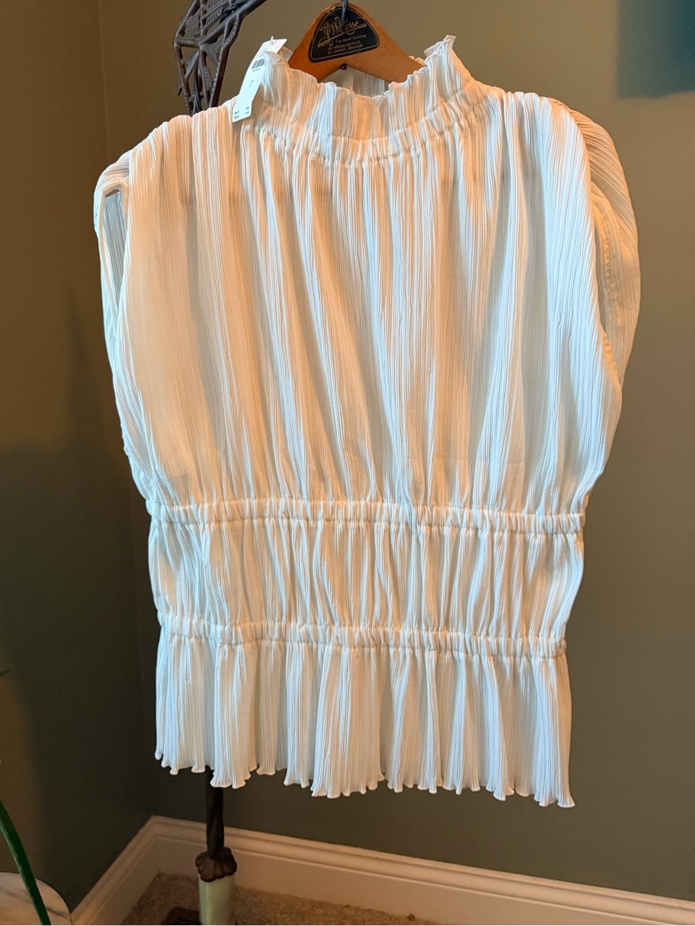 0034-Anthropologie White Pleated Mock Neck Blouse Size Large NWT